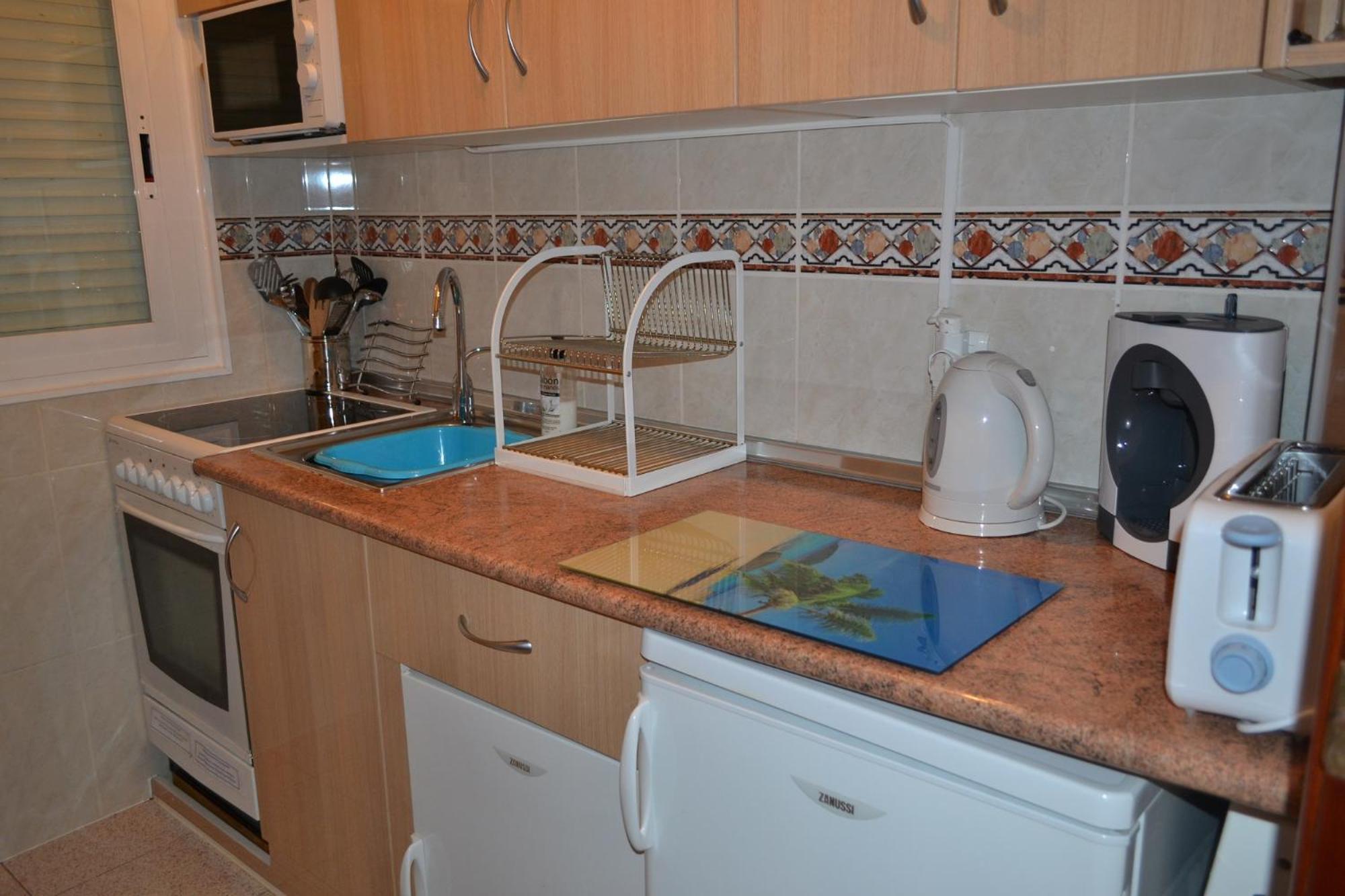 Spacious 1 Bedroom Apartment, Beach Front, Torrox Costa Экстерьер фото