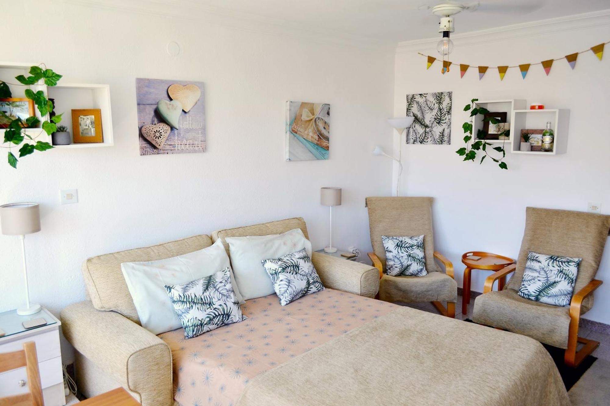 Spacious 1 Bedroom Apartment, Beach Front, Torrox Costa Экстерьер фото